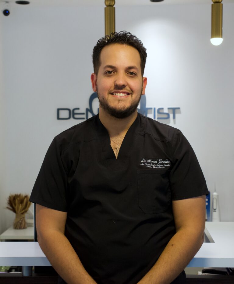Dr. Manuel González